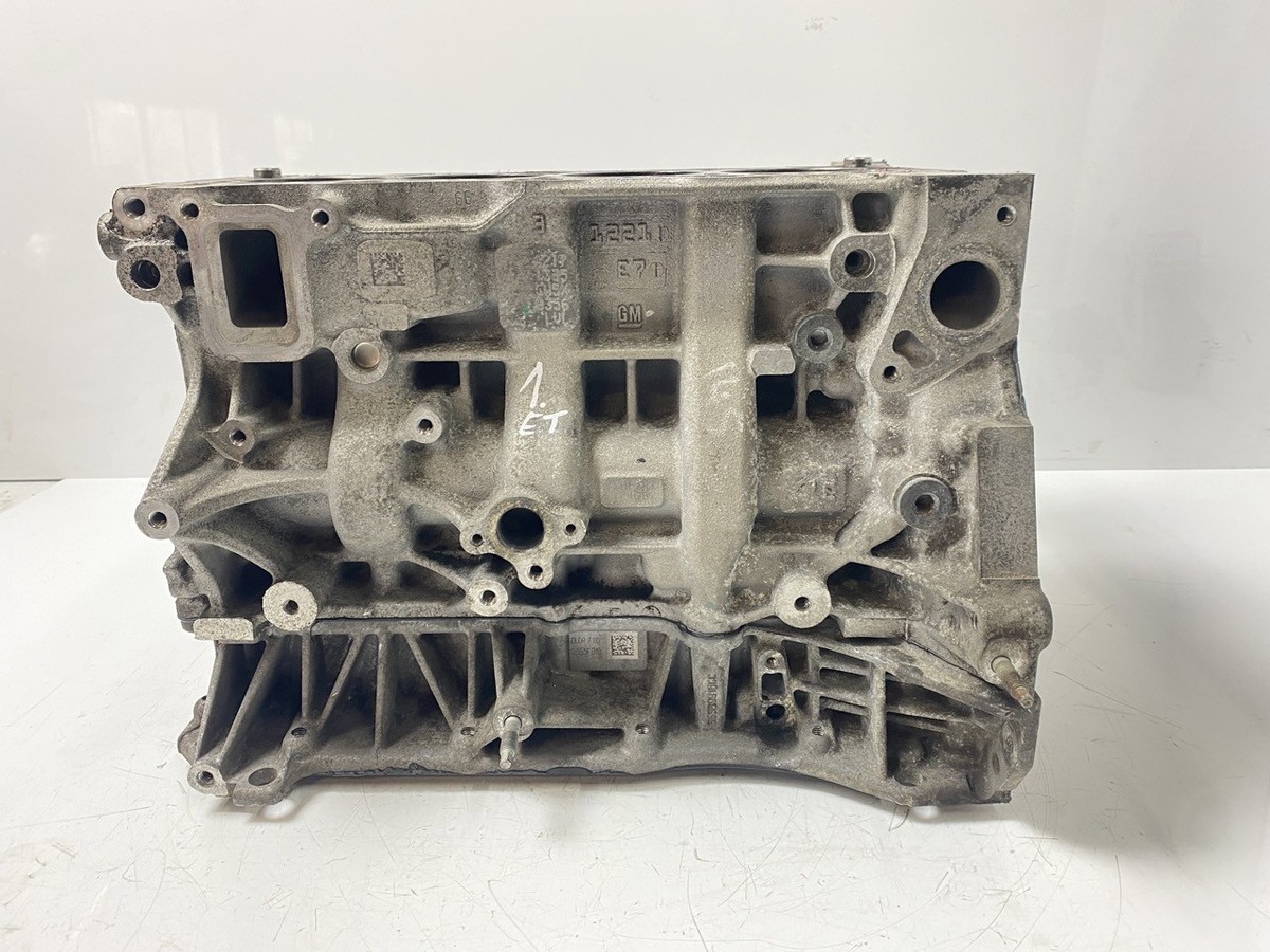 クララベル エンチャンテッド Engine block defect for 2018 Opel Astra Insignia 1.6 CDTI