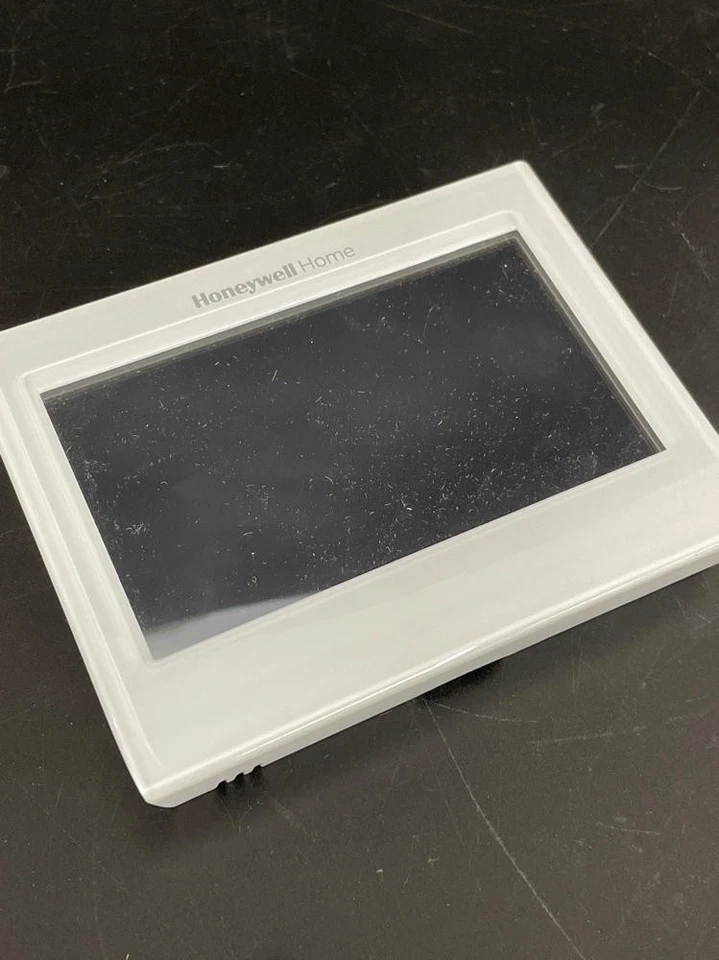 Honeywell Home RTH9600WF Smart Color Thermostat - Image 2 of 4