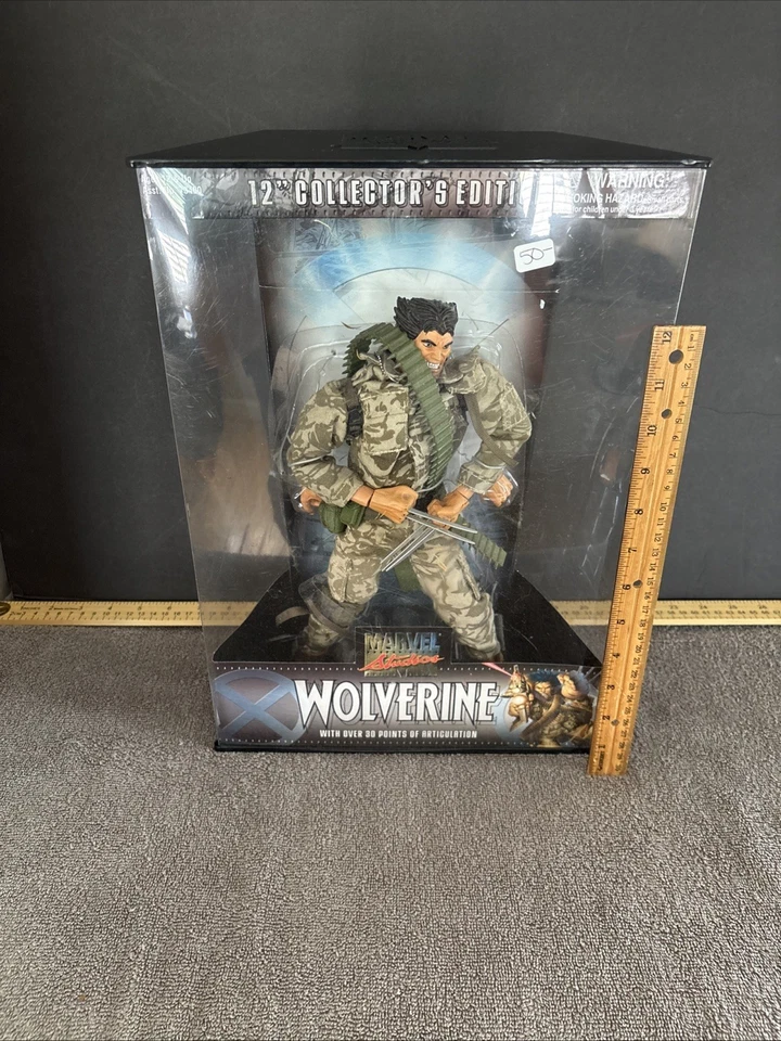 Figura "Military Wolverine" 12" Edición Coleccionista Marvel Studios Foto 3 de 4