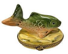 LIMOGES PEINT MAIN Trinket Box-COLORFUL BASS FISH / Sailboat-PV-MARQUE DEPOSEE