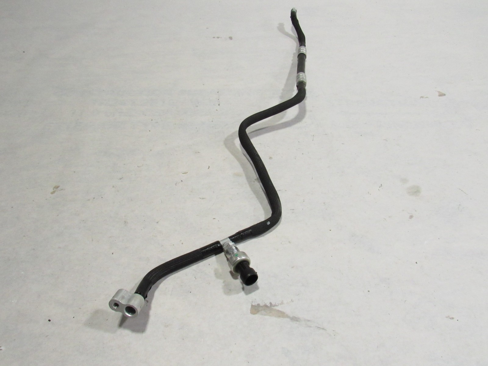 20-23 McLaren GT 2021 AC A/C Hose Pipe Line Tube W/ Pressure Sensor ;:Y