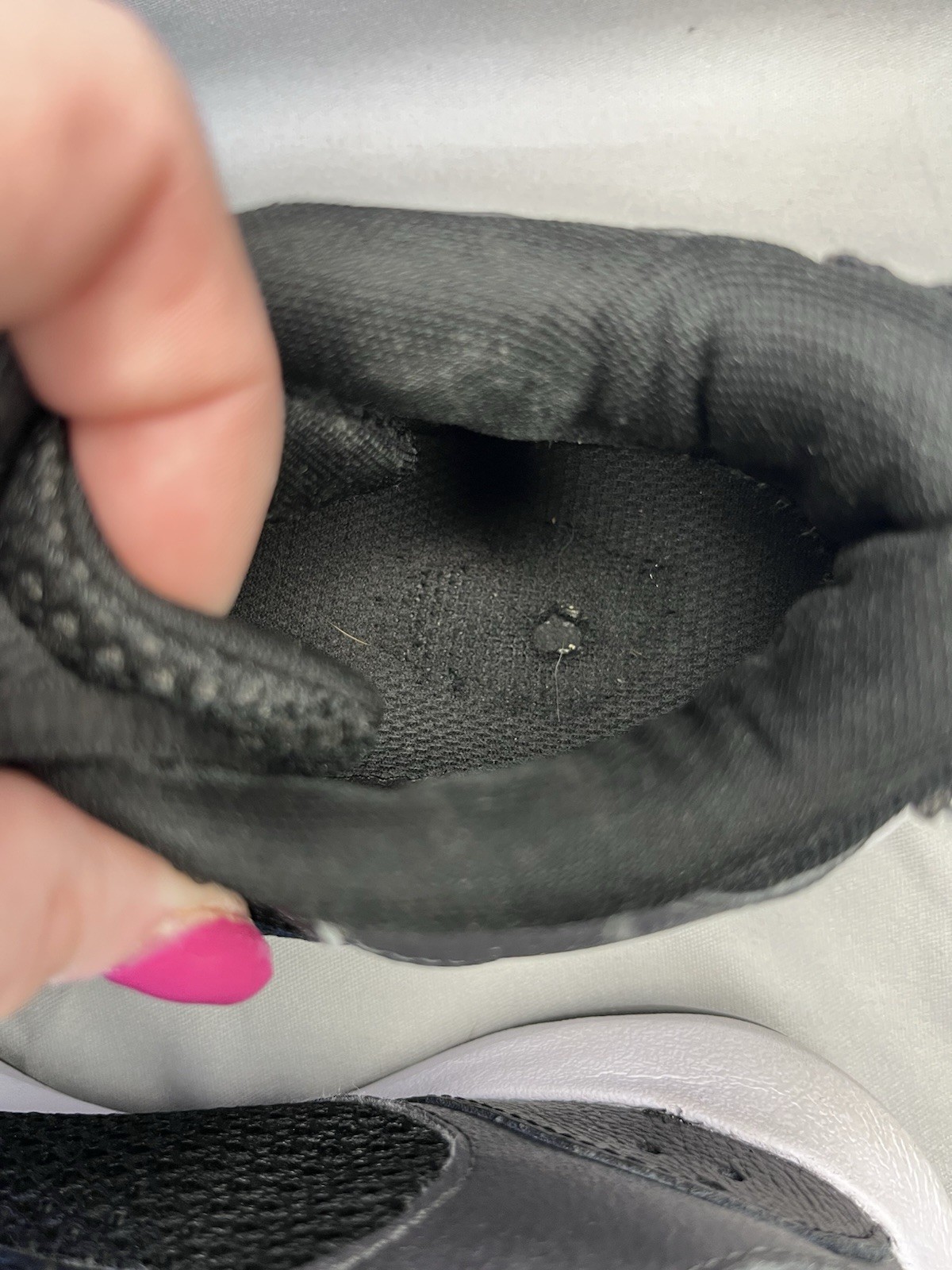 Youth Under Armour Basketball Shoes  Sz 3 Lockdown Black/white Athletic Running thumbnail 10