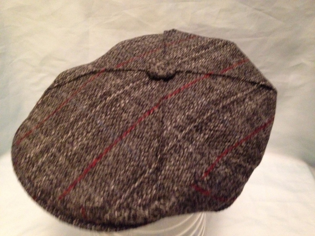 GREY WITH RED SCOTTISH HARRIS TWEED QUARTER SCOTS BUNNIT FLAT