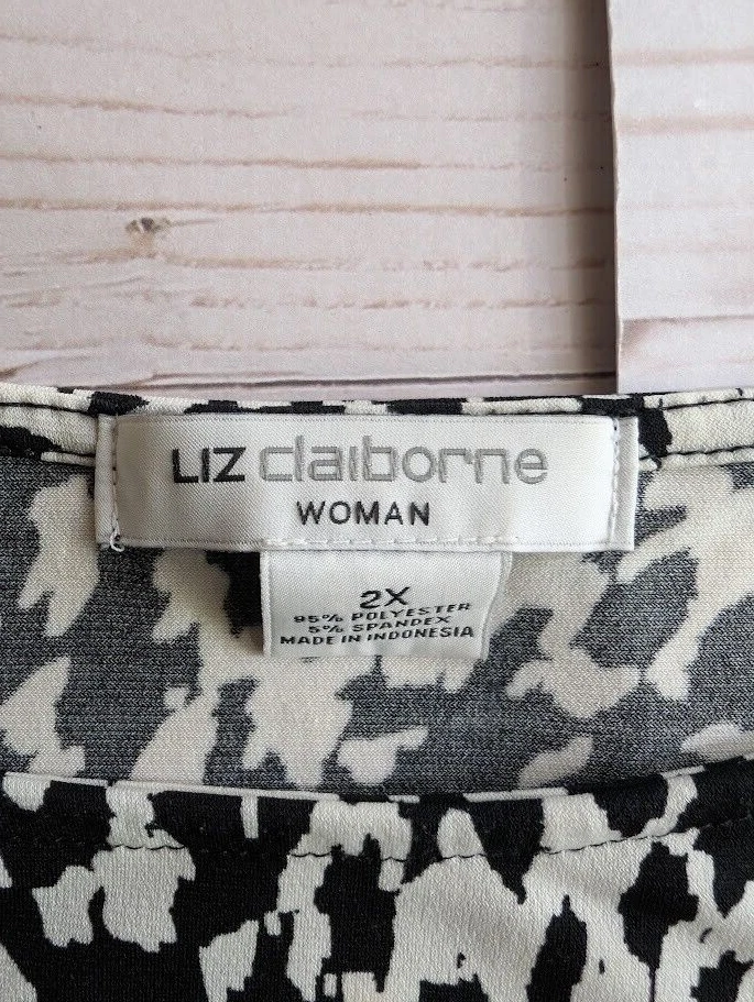 Blusa para mujer Liz Claiborne talla 2X negra blanca azul patrón manga corta Foto 2 de 4