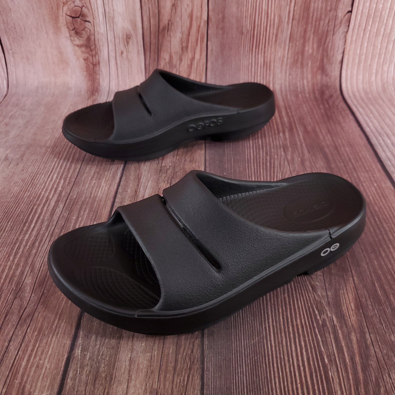 Oofos Ooahh Unisex Size Womens 8 Mens 6 Black Slides Sandals Recovery Comfort