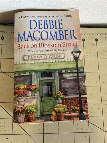 Back on Blossom Street (Blossom Street, No. 3) - Mass Market Paperback - GOOD