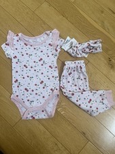 Infant Girl s Strawberry Shortcake 3 Piece Outfit Set - NWT