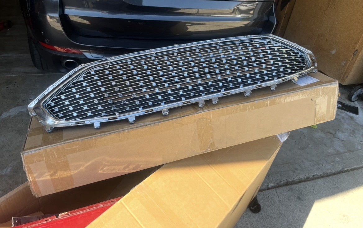 2020 Ford Fusion grille