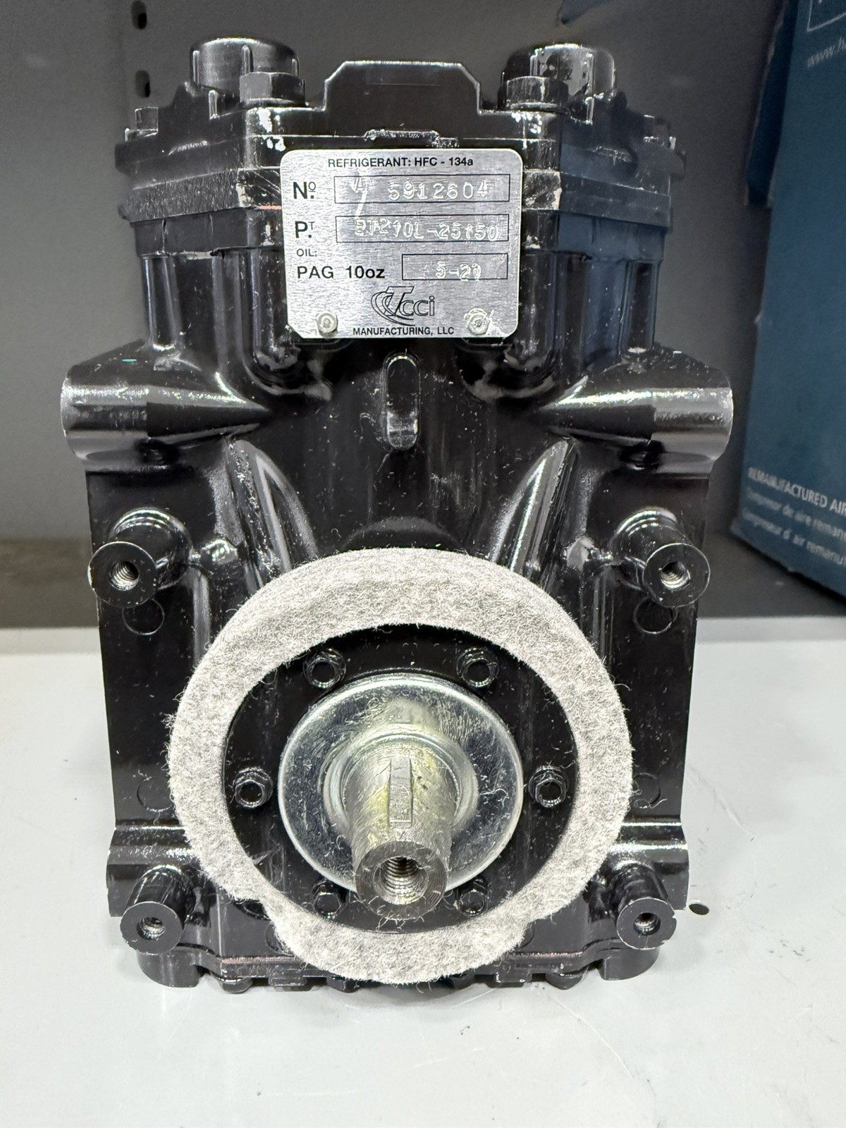 LC2100 Paccar OEM A/C Compressor No Clutch | Tube-O Fittings | Kenworth ...