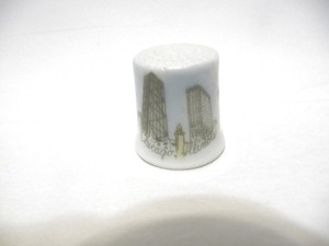 THIMBLE VINTAGE HANDPAINTED PORCELAIN GAIL (BOEKEL) "CHICAGO ILLINOIS"