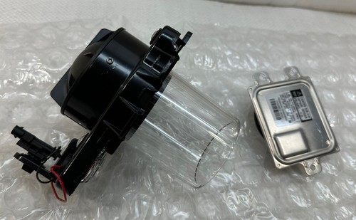 2015 -2022 Dodge Challenger OEM Xenon Left Headlight Air Intake Insert W/Ballast - Picture 14 of 17