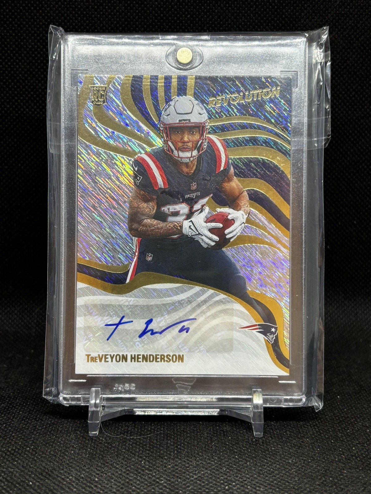 TreVeyon Henderson Panini Revolution Signatures #RSATHN Base
