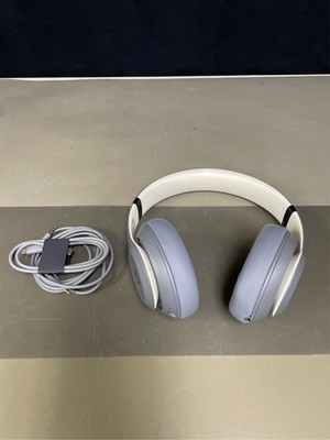 Beats Studio Pro - Premium Wireless Over-Ear Headphones 2