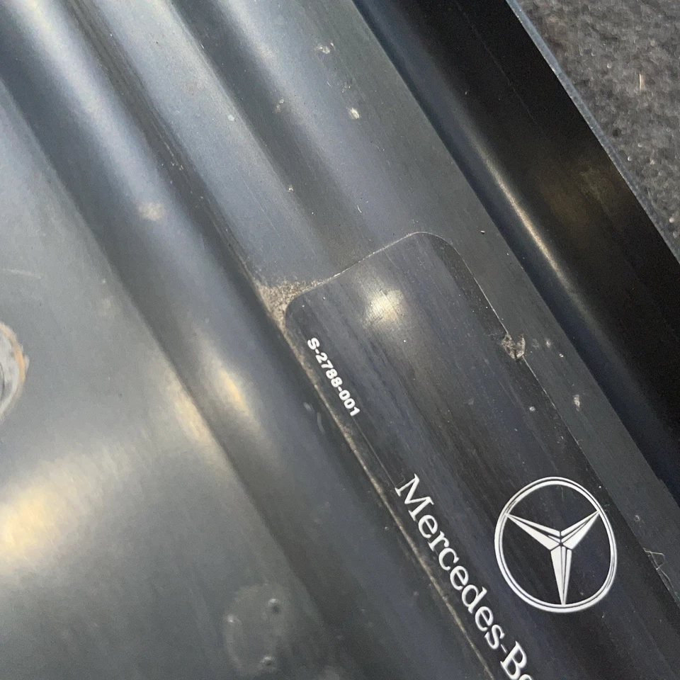 2003-2006 MERCEDES-BENZ E350 E320 SUPORTE DE RADIADOR CENTRAL SUPERIOR FABRICANTE DE EQUIPAMENTO ORIGINAL - Imagem 3 de 4