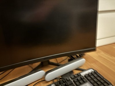 Gaming PC inkl. Gaming Monitor, Razor Gaming Maus, Rocket Magma Tastatur