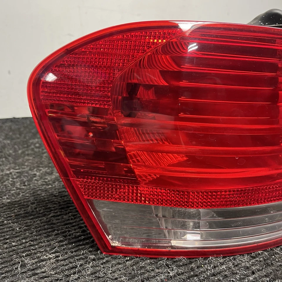 ☑️ Lámpara de luz trasera izquierda lado conductor BMW 128i 135i 2008-2011 OEM Foto 2 de 4