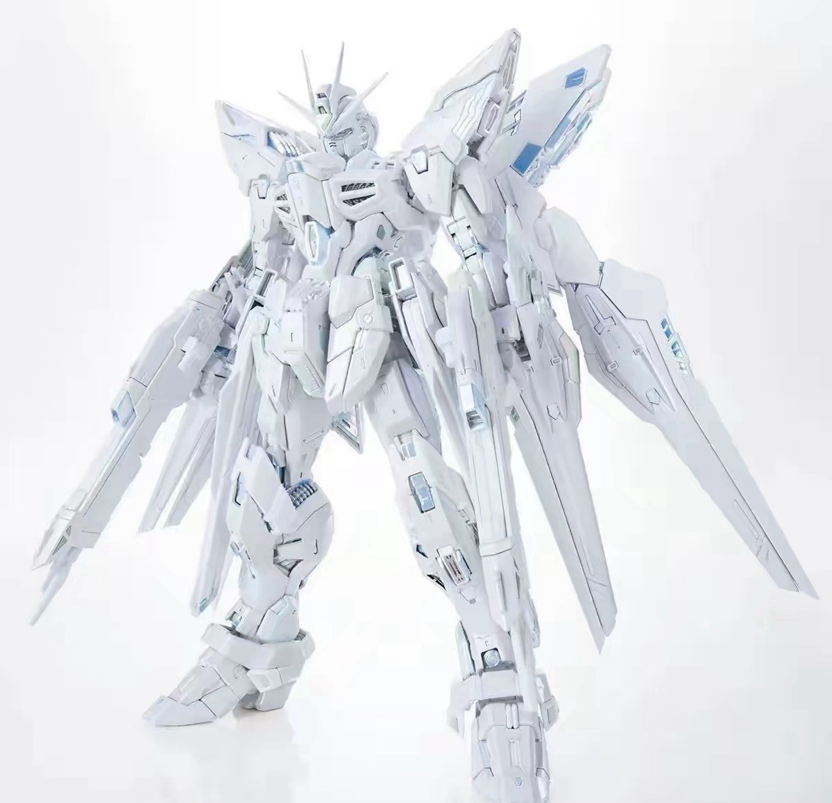 Changlong MGEX 1/100 Strike Freedom (Twilight Coating) - Model Kit