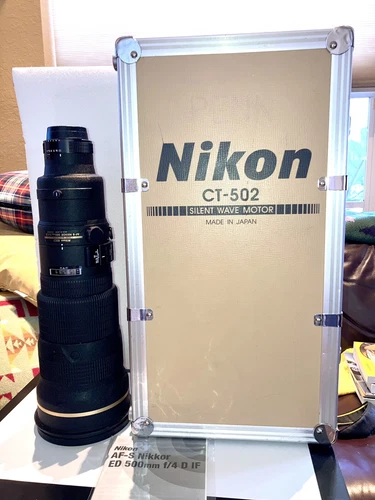 Near Mint Nikon AF-S Nikkor 500mm f4.0 D ED Lens with Hood & Case.