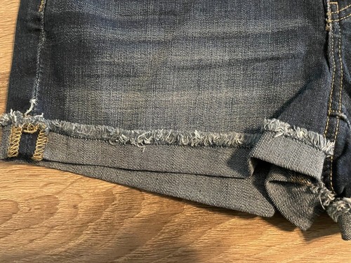 New So Jean Cotton Blend Stretch 2.5" Inseam High Rise Curvy Shortie Size 5/27W - Picture 2 of 6