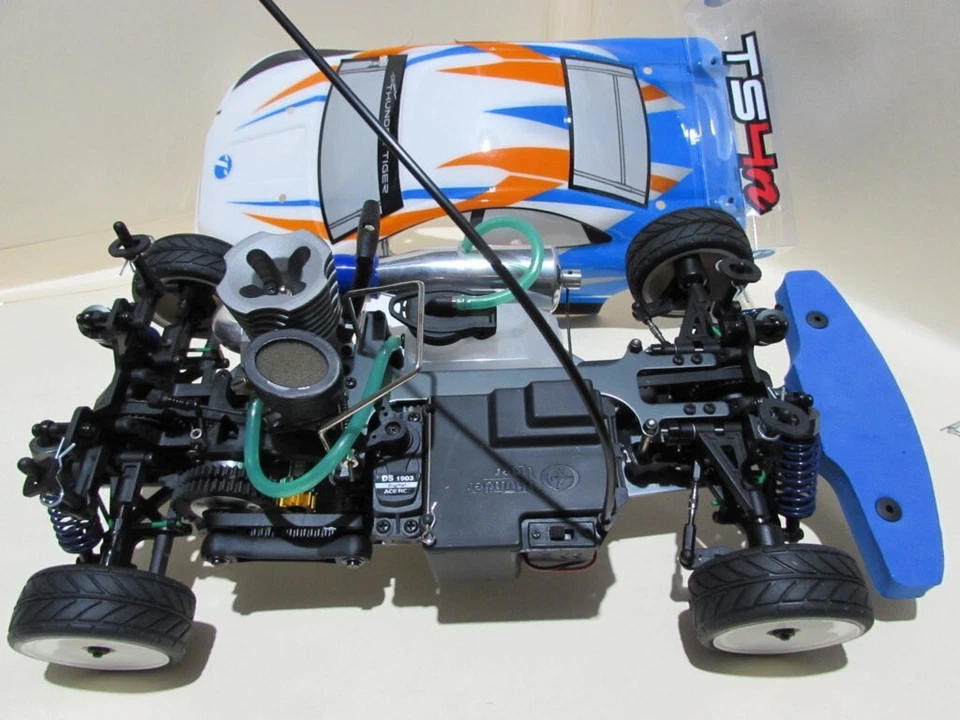Thunder Tiger TS-4n 1/10 rc nitro touring car rtr .18, no Mugen,Serpent,Sanwa - Immagine 3 di 4