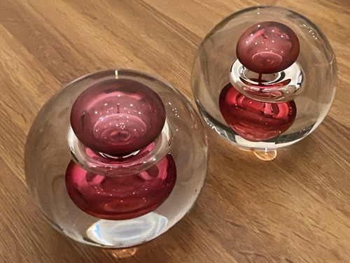 Vintage Pair of Art Glass Unique Red Paperweight Globe Sphere Signed BIRKS - Picture 3 of 7
