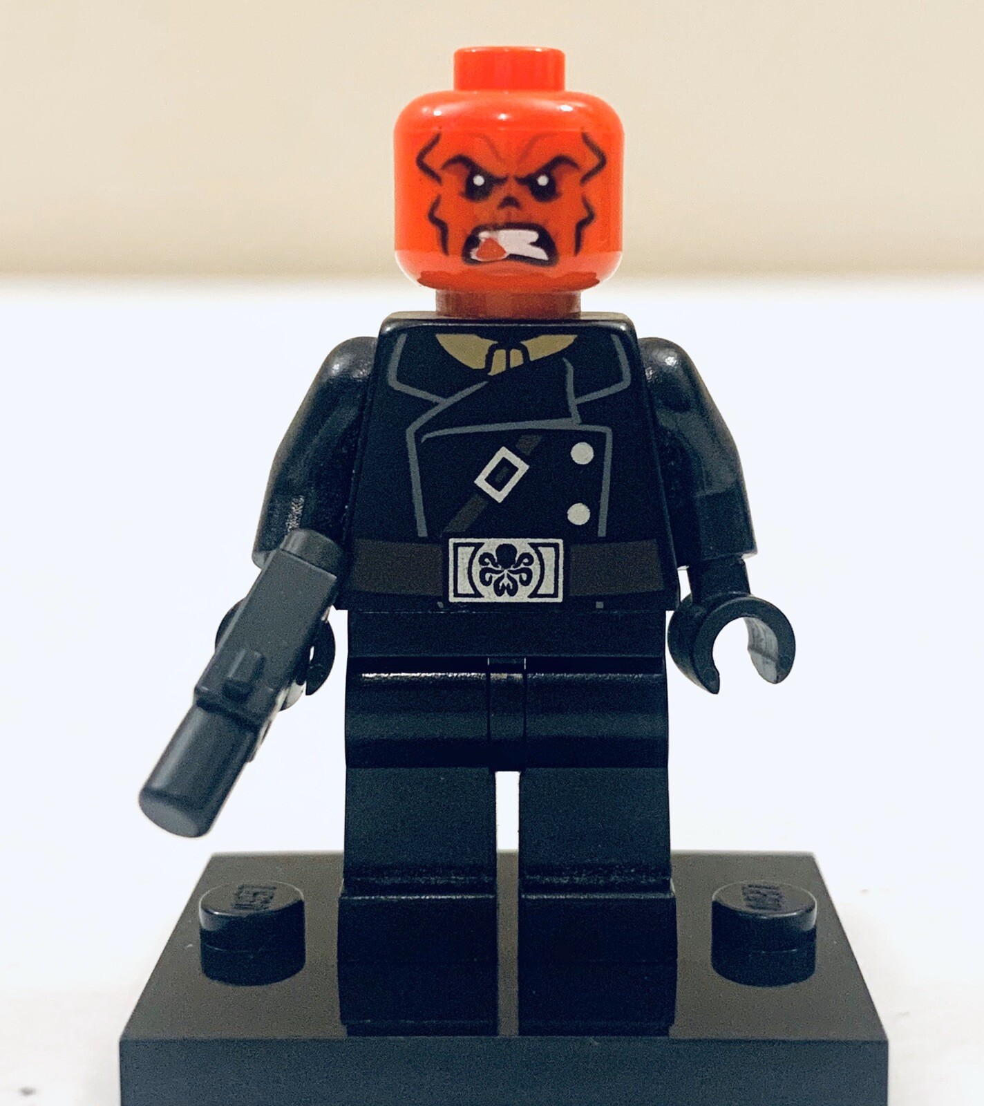 lego red skull minifigure