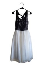 WINDSOR White Black Homecoming Wedding Party Prom Dress Size 7/8