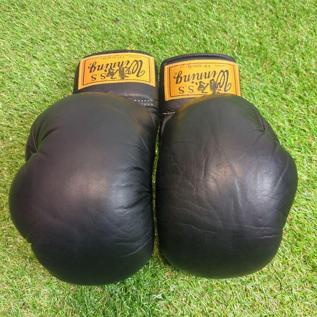 Winning Vintage Initial Old Logo Boxing Gloves 6oz Black Winning Vintage Initial Old Logo Boxing Gloves 6oz Black