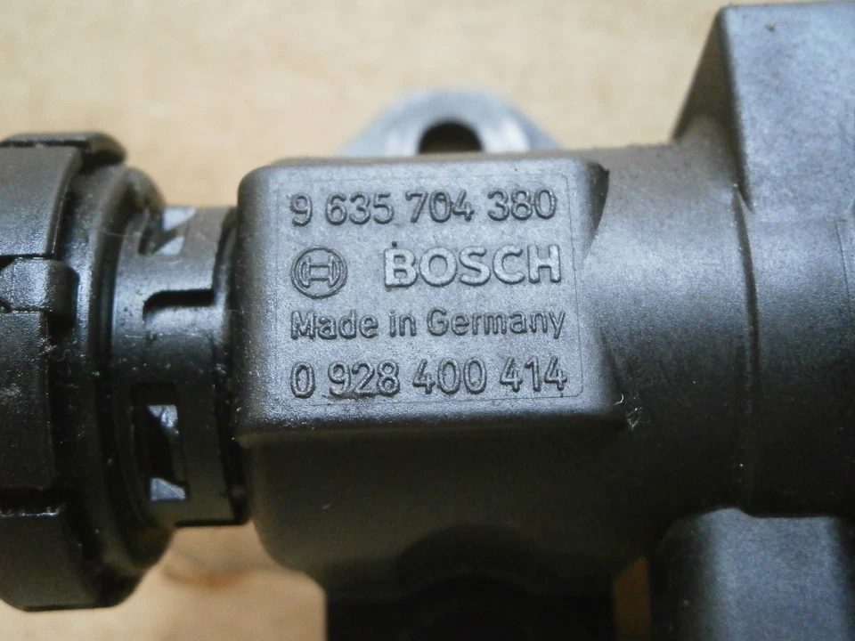 VÁLVULA ASPIRADORA AIRE CITROEN PICASSO C3 C5 PEUGEOT 206 406 0928400414,9635704380 Foto 2 de 2