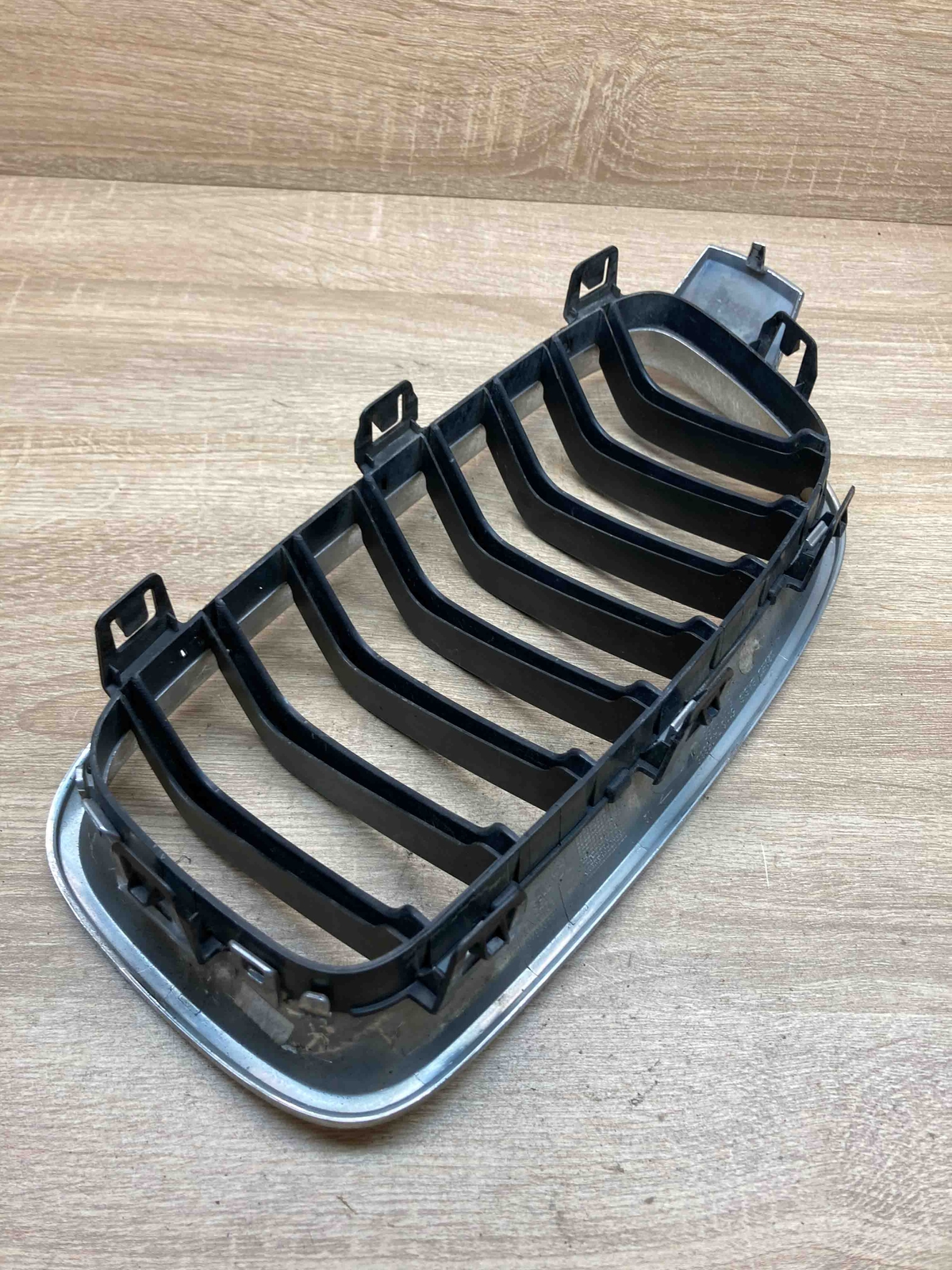7405836 18801310 BMW F30 F31 Serie Grill Gitter Einlass Außen