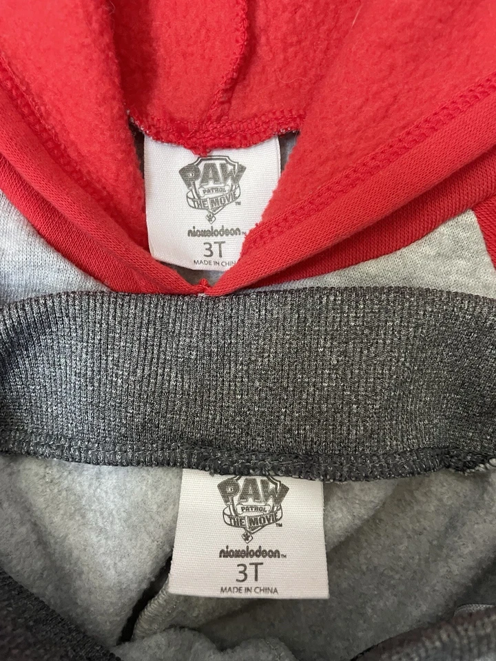 Sudadera con capucha gris/rojo con imágenes de holograma Paw Patrol para niños pequeños 3T Foto 3 de 4