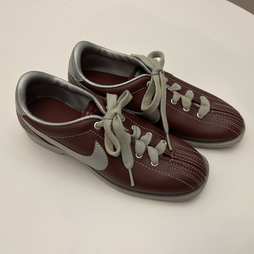 Vintage 1980s Nike burgundy and silver leather bowling shoes. Size 6