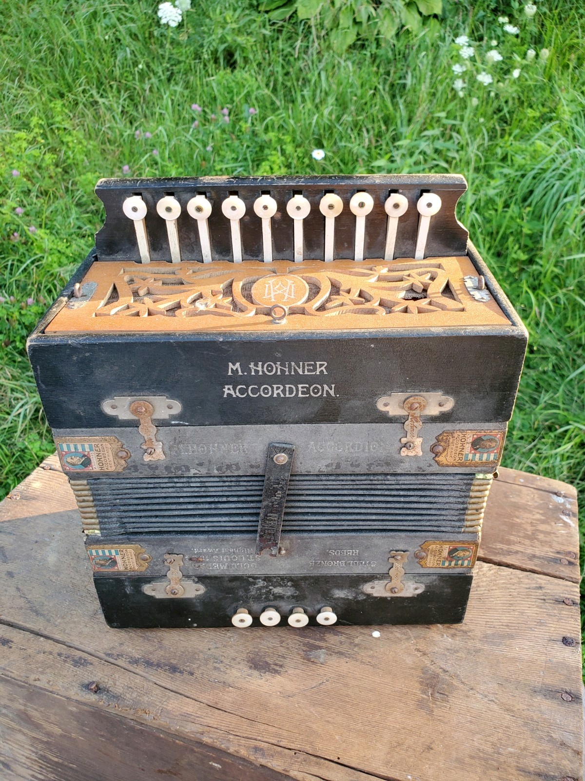 Antique 1910-20s M. HOHNER Accordeon Vintage Wood Button Box Steel Reeds GERMANY