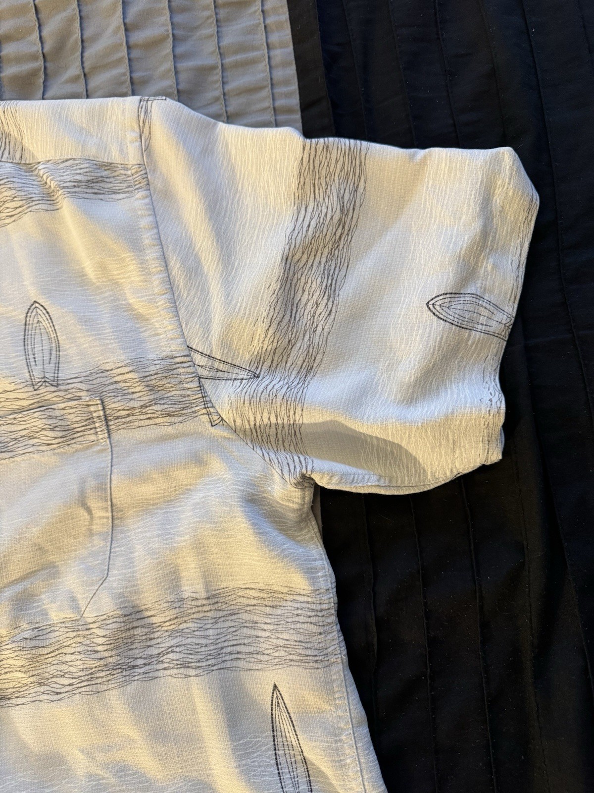 Large Quick Silver Waterman Collection Hawaiian S… - image 4