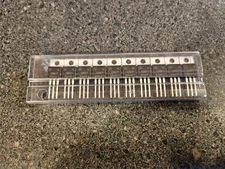 Qty of 10 MC7805CT  Voltage Regulator Fixed Positive 5V 1A TO-220 New Old Stock