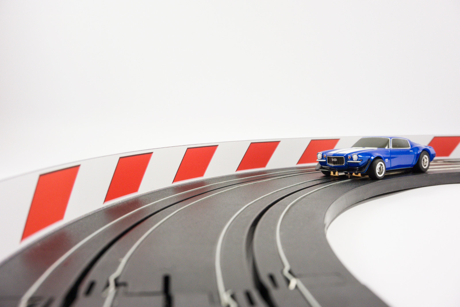 NEW AFX Slot Car HO Guard Rails Set Red & White FITS Aurora, Model