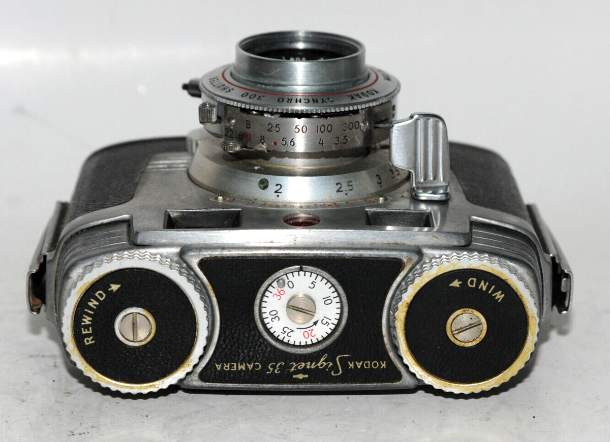 Kodak Signet 35 Camera w/ Ektar Lens 44mm f/3.5 Synchro 300