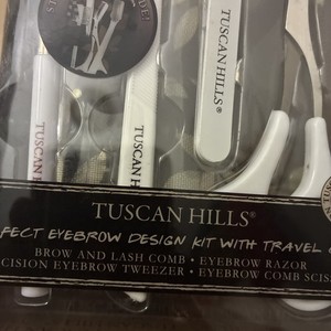 Tuscan Hills Perfect Eyebrow Design Kit with travel case