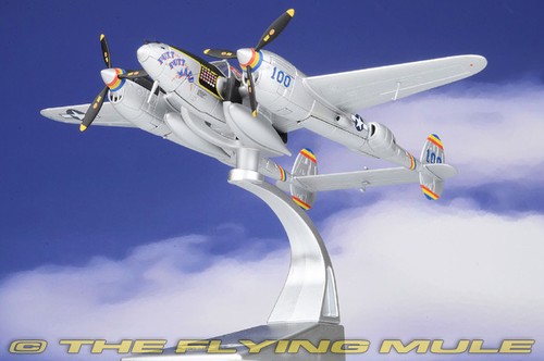 Corgi 1:72 P-38L Lightning USAAF 475th FG Charles McDonald Putt Putt Maru - Picture 5 of 8