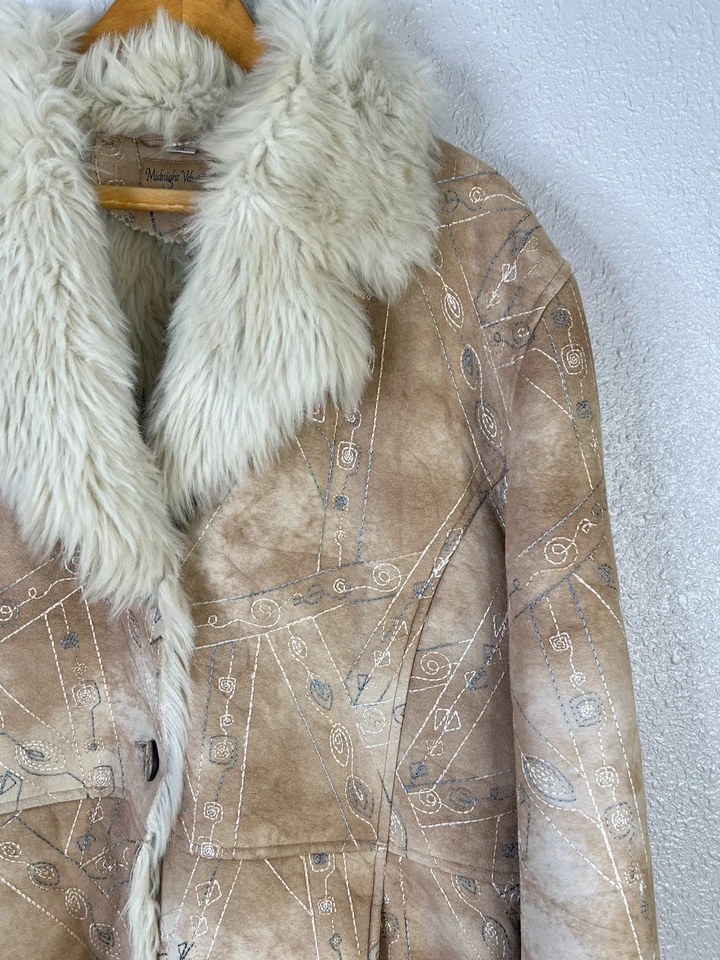 Chaqueta Penny Lane Midnight Velvet para mujer 1X piel sintética y gamuza bordada hippie Foto 3 de 4