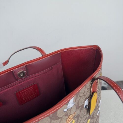 Coach x Peanuts City Collaboration Snoopy Tote Bag Limited Edition Outlet JP New - Picture 9 of 10