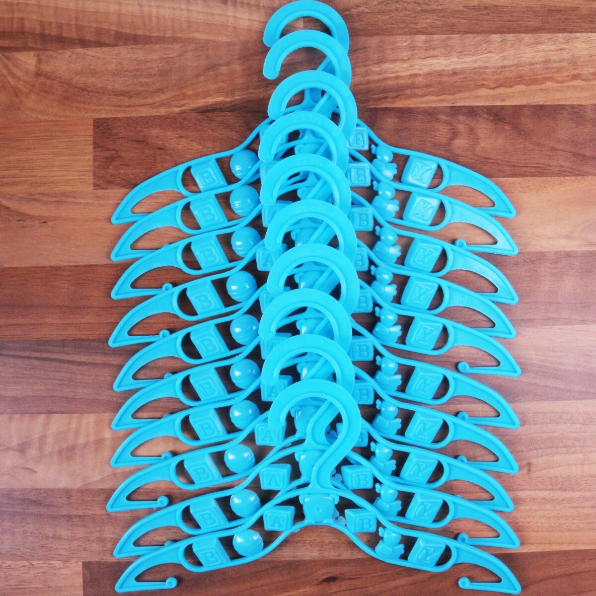 BABY CLOTHES HANGERS 10100 Choose Colour White Blue Pink Boy Girl Kids