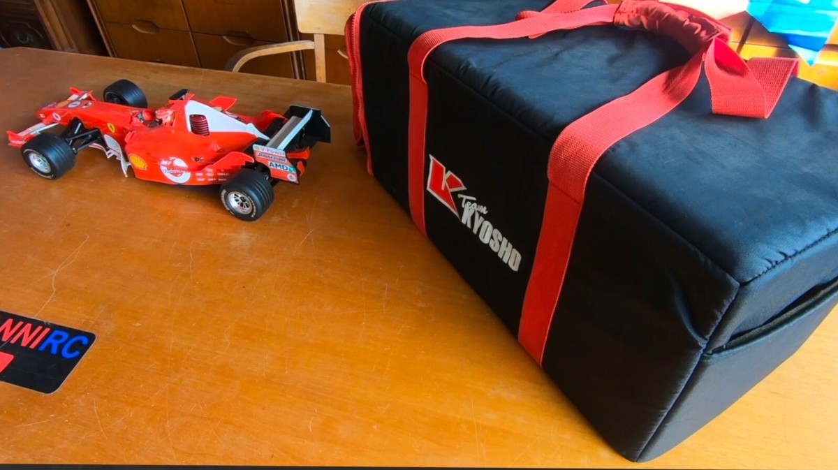 京商フェラーリ　FERRARI 642/F1-91 1/8 エンジンRC Ferrari F1 F2004 Kyosho RC gas powered 1/8 model. New from