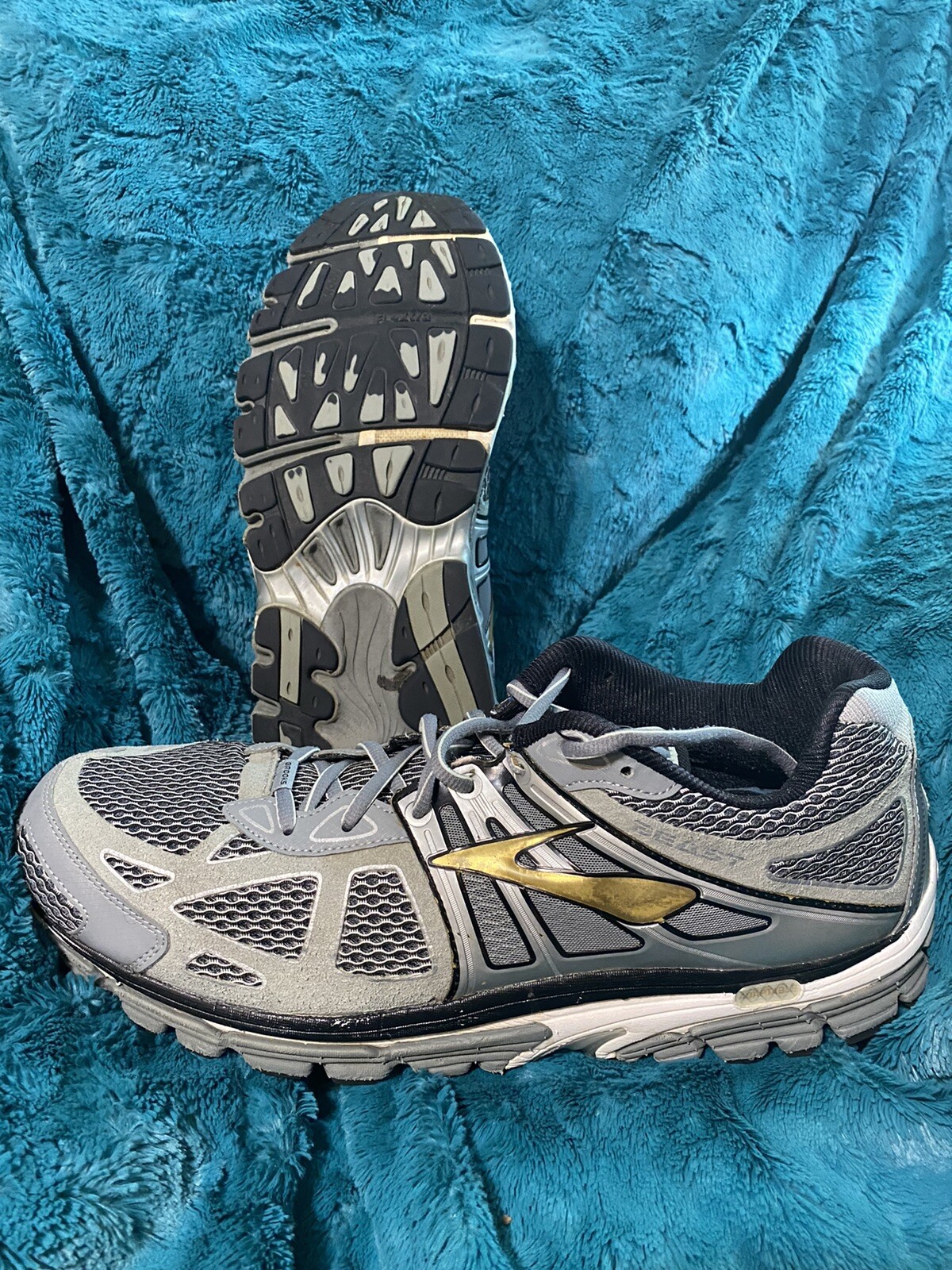 Brooks Beast MOGO Men's Size 15 Medium 