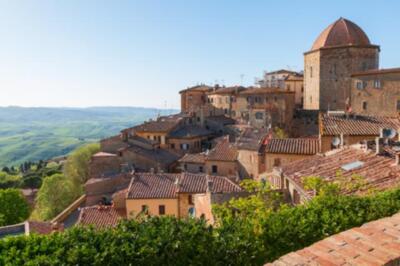 Wandbild: Volterra schöne mittelalterliche Stadt in der Toskana, Italien [...]