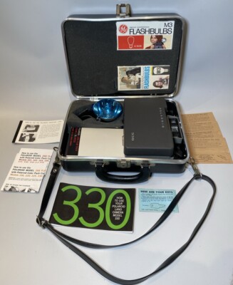 Polaroid 330 Land Camera Automatic Hard Case Flash Bulb Film Pack Color 75  Speed