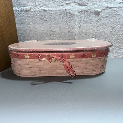 Longaberger 2006 Pink Scalloped Boutique Tissue Basket/Lid/liner/protector - Image 1 of 4