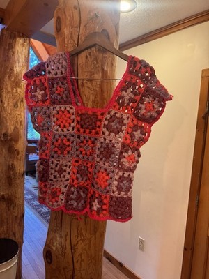 Women s Handmade Crochet Vest Pink Purple Red NWOT Apr Size M