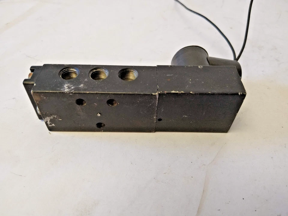 Schrader Bellows Pneumatic Solenoid Valve 410011115 - Image 3 of 3