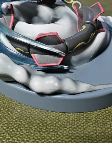 Pokemon Shiny Rayquaza Figure Hidden Fates Premium Card Holder - Picture 8 of 8